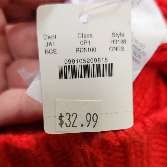 NWT Adorable Women's Red Beanie Hat w/ Pom - Picture 2 of 7